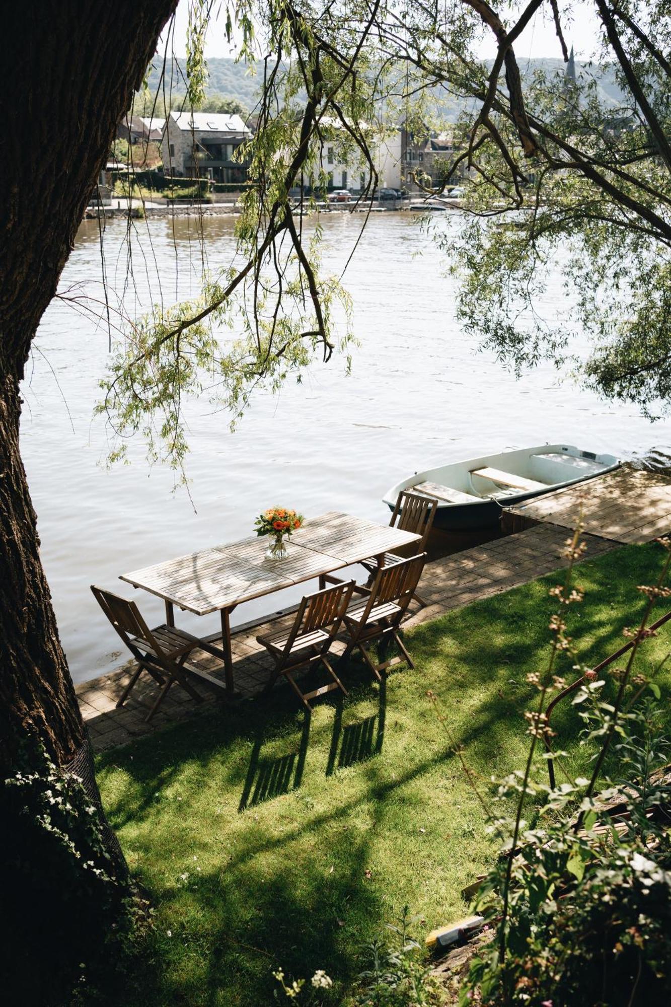 Vila Pieds Dans L'Eau Private Wellness Bordure De Meuse Lustin Exteriér fotografie